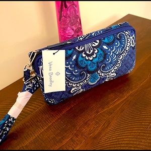 Vera Bradley Crossbody Purse brand new